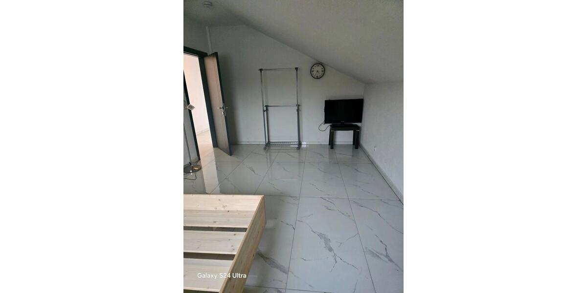 Dachgeschoßwohnung Hildburghausen - 3 Zimmer, 75 m&sup2;, 750&euro; | Angebot:25989732
