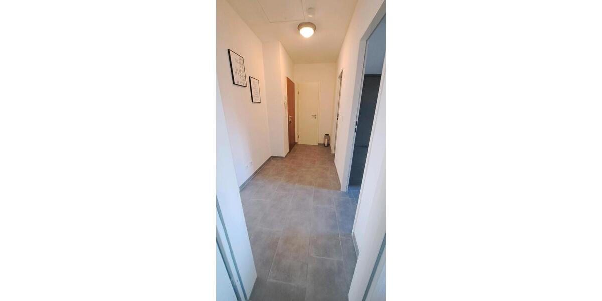 Sanierte 2-Zimmer Wohnung, Balkon, Einbauküche & TG Kleinenbroich zimmer