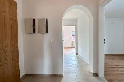 Wohnung Bad Endorf - 2.5 Zimmer, 68 m&sup2;, 1.100&euro; | Angebot:25650963