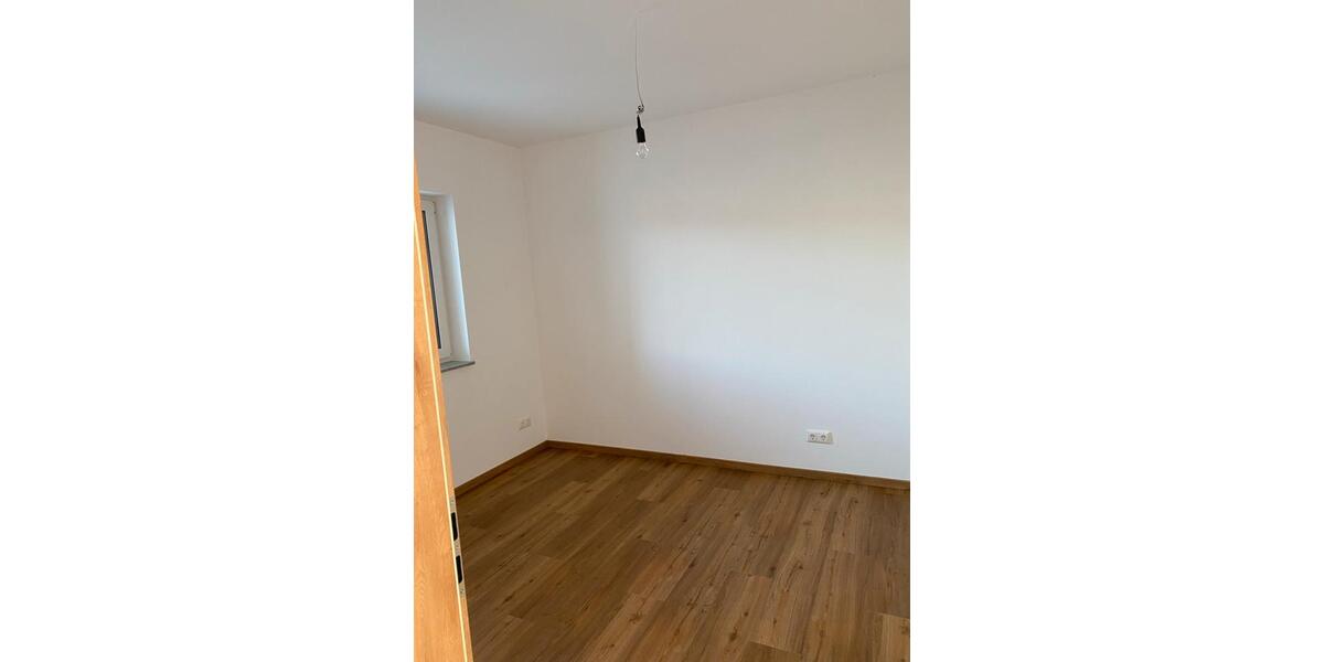 Einfamilienhaus Deggendorf - 5 Zimmer, 170 m&sup2;, 1.830&euro; | Angebot:24875077
