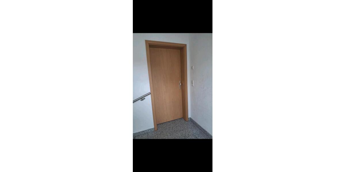 Dachgeschoßwohnung Schierling - 4 Zimmer, 100 m&sup2;, 1.050&euro; | Angebot:26614912
