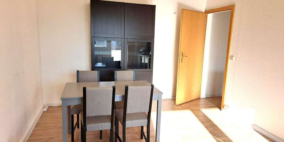 Komplett neu möblierte 2 Zimmer Wohnung mit Balkon. Flexibel ab 6 Monate zu vermieten! - Appartement Sachsen-Anhalt - Annaburg Annaburg | Angebot:25984847