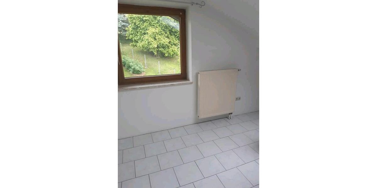 Dachgeschoßwohnung Bad Griesbach im Rottal - 4 Zimmer, 90 m&sup2;, 700&euro; | Angebot:26626300
