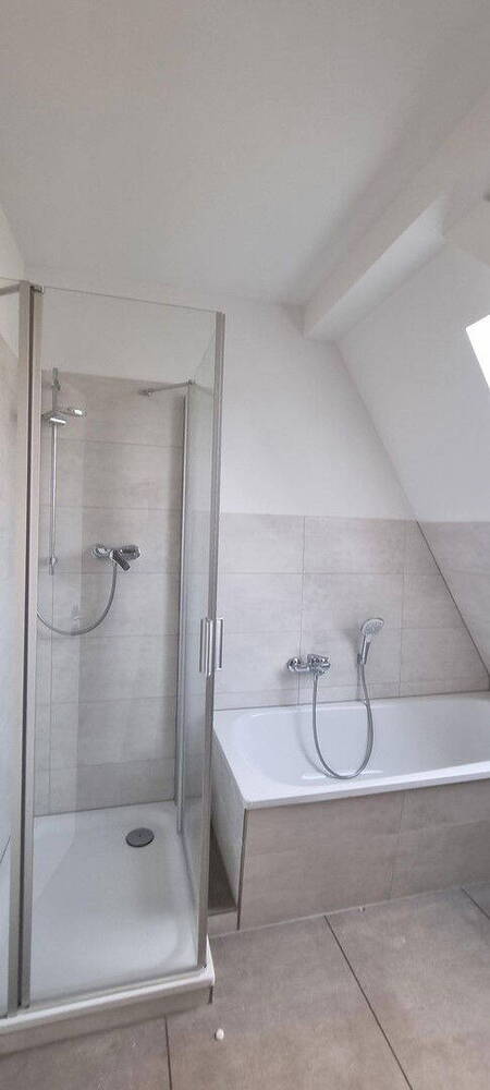 Schöne, helle 4-Zimmer-Wohnung mit Balkon in Magdeburg - 122 m²