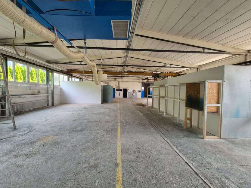 Halle in Deizisau 2.950 € 346 m²