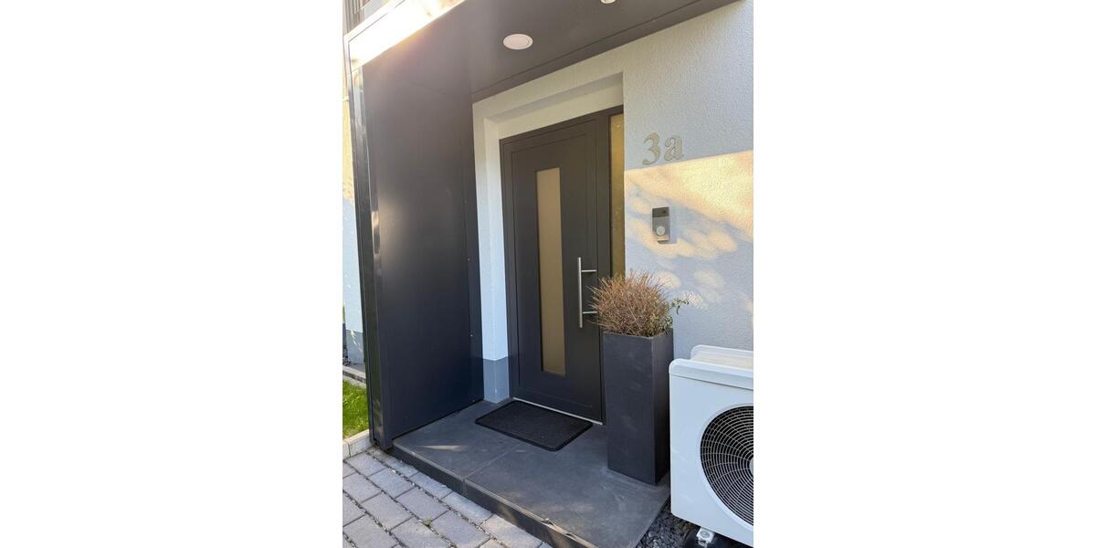 Doppelhaushälfte Wiesbaden Mainz-Kastel - 5 Zimmer, 157 m&sup2;, 2.800&euro; | Angebot:24680540