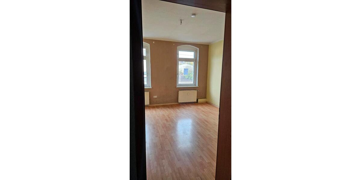 Etagenwohnung Oberlungwitz - 4 Zimmer, 106 m&sup2;, 750&euro; | Angebot:24159499