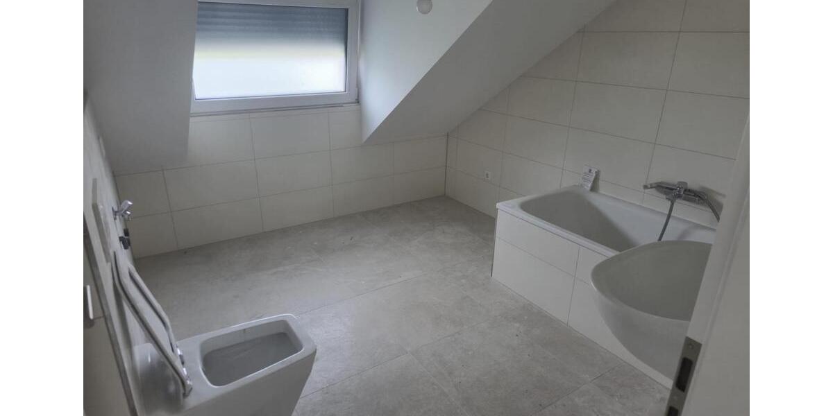 Maisonettenwohnung Rüsselsheim am Main - 5 Zimmer, 135 m&sup2;, 2.200&euro; | Angebot:23382817