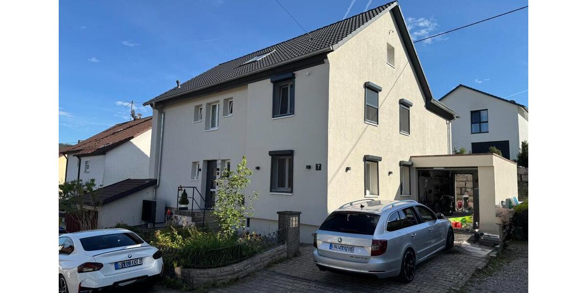 Freistehenden Haus zu vermieten 260m² +Keller geringe Nebenkosten 8 zimmer