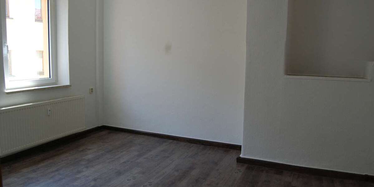 Etagenwohnung Elsterberg - 3 Zimmer, 75 m&sup2;, 349&euro; | Angebot:27212227