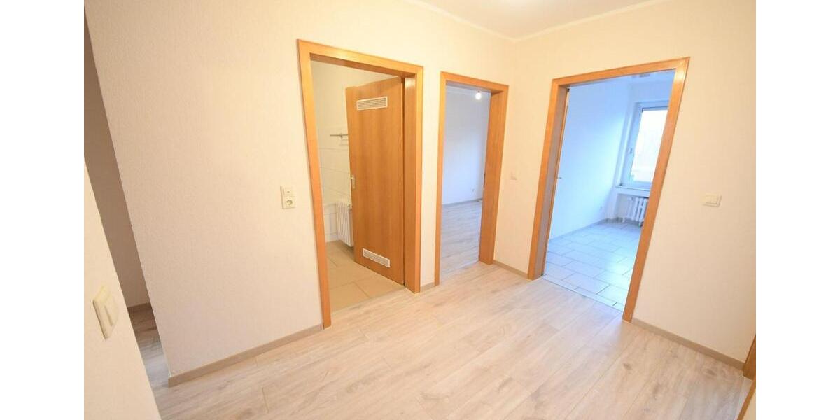 Etagenwohnung Neuss - 3 Zimmer, 85 m&sup2;, 1.300&euro; | Angebot:25171447
