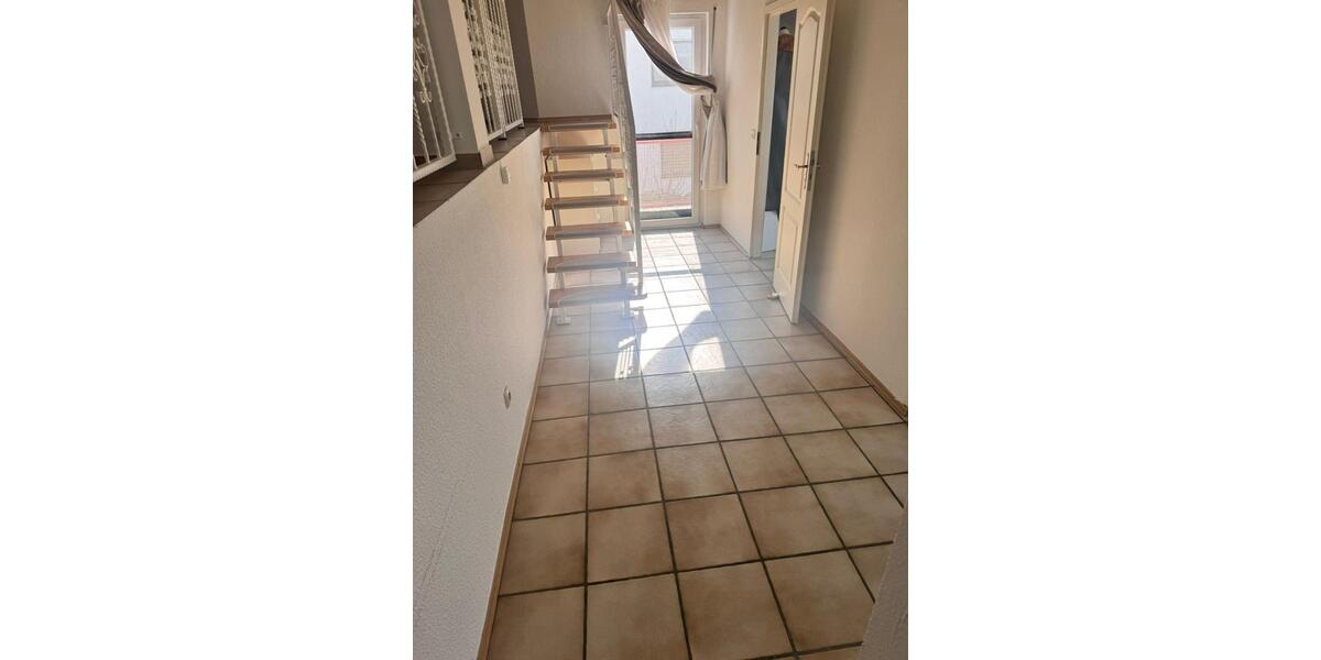 Dachgeschoßwohnung Alsbach-Hähnlein Hähnlein - 2.5 Zimmer, 75 m&sup2;, 1.100&euro; | Angebot:25282092