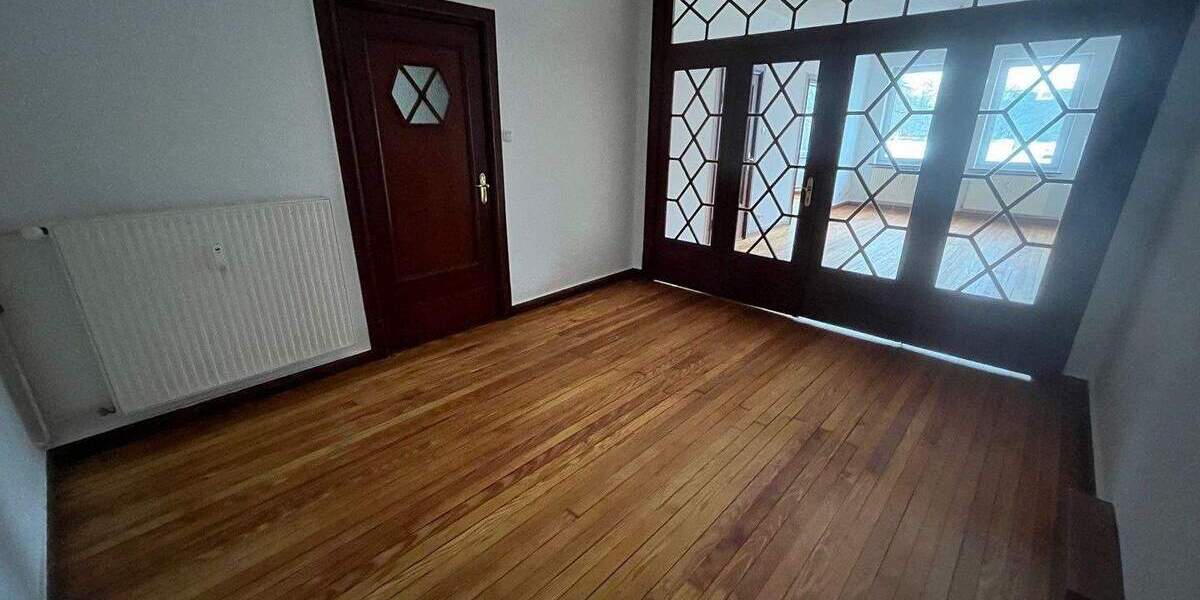 Etagenwohnung Bremerhaven Lehe - 4 Zimmer, 106 m&sup2;, 590&euro; | Angebot:25682422