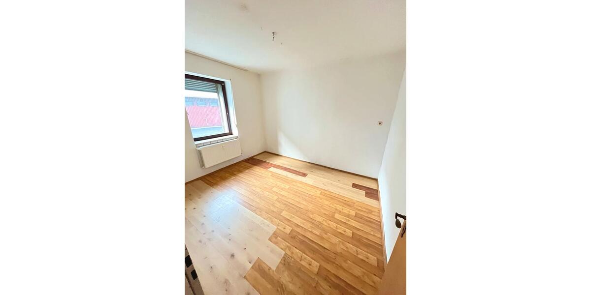 Erdgeschoßwohnung Gummersbach Berstig Süd - 3 Zimmer, 85 m&sup2;, 680&euro; | Angebot:24954454