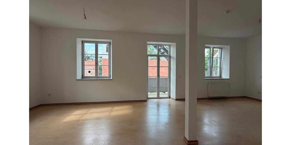 Etagenwohnung Neuötting - 2 Zimmer, 92 m&sup2;, 860&euro; | Angebot:26675800