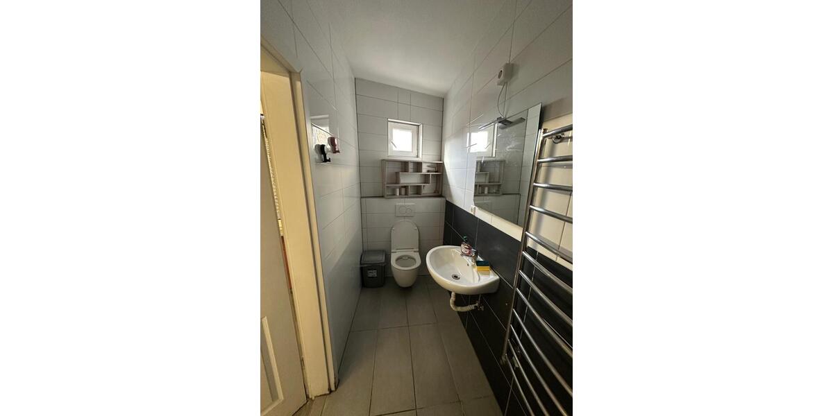 Etagenwohnung Karlsruhe Innenstadt-Ost - 4 Zimmer, 13 m&sup2;, 410&euro; | Angebot:25022173