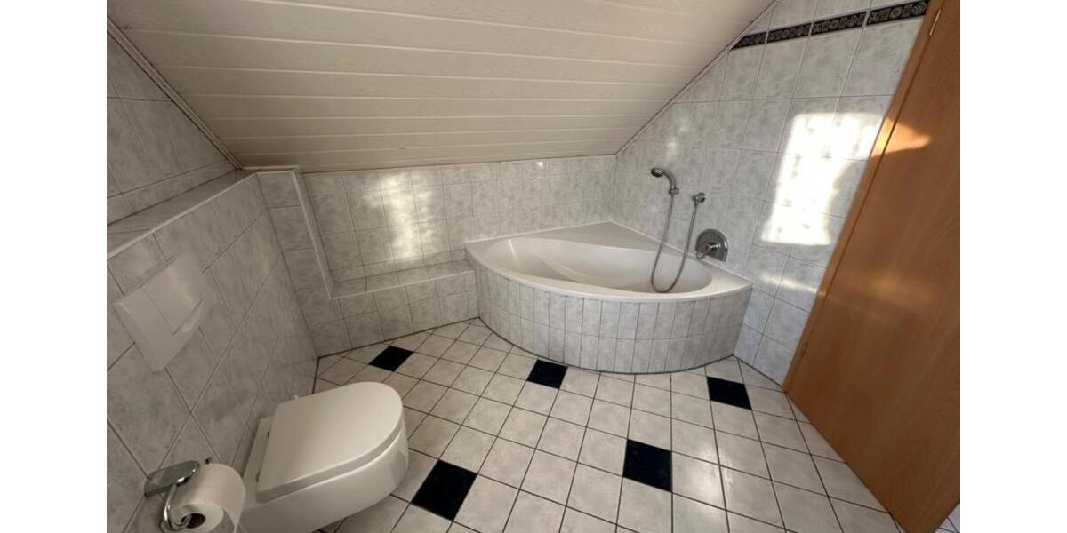 Einfamilienhaus Rheinhausen - 5 Zimmer, 150 m&sup2;, 2.395&euro; | Angebot:25053412