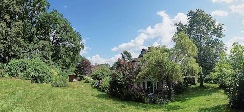 Traumhaus unter Reet! Repräsentatives Wohnhaus in Top Lage der Wingst zu vermieten. 6 zimmer