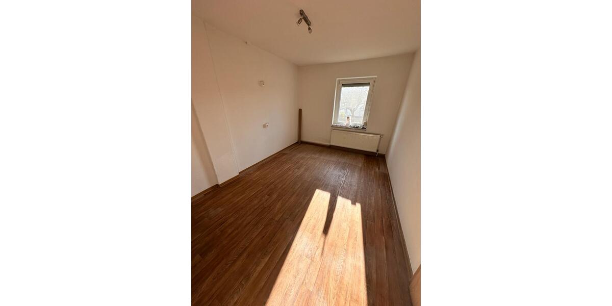 Erdgeschoßwohnung Finsterwalde - 3 Zimmer, 61 m&sup2;, 395&euro; | Angebot:26035786