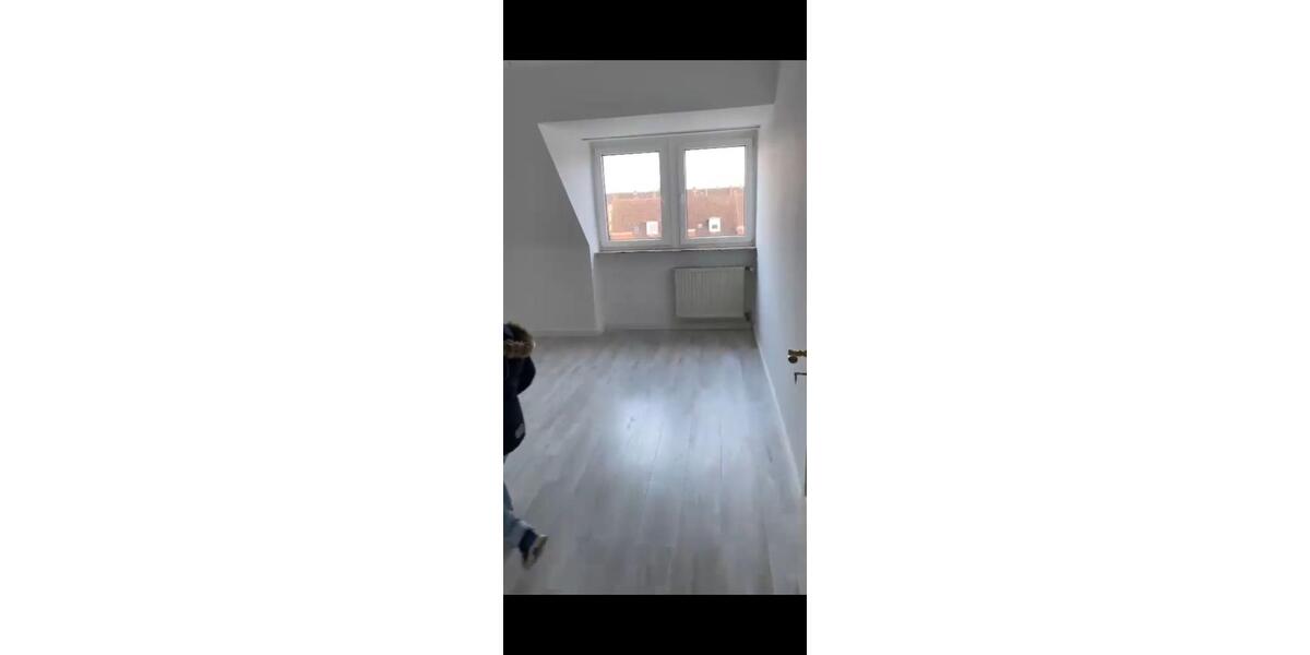 Dachgeschoßwohnung Emden - 3 Zimmer, 75 m&sup2;, 750&euro; | Angebot:26619808