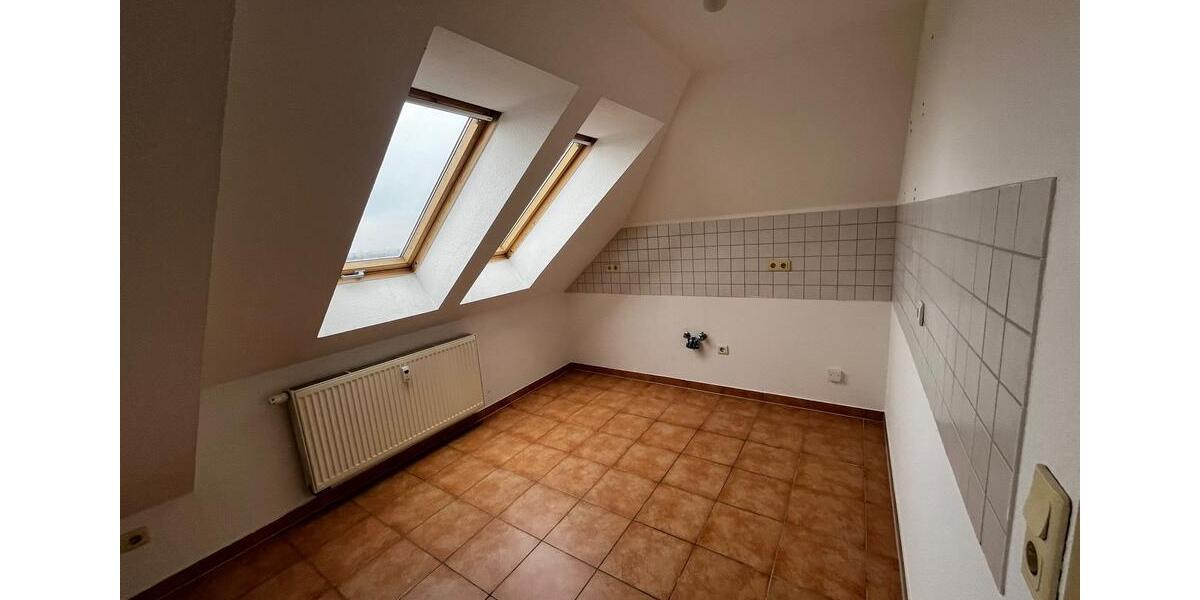 Dachgeschoßwohnung Bitterfeld-Wolfen Wolfen - 2 Zimmer, 87 m&sup2;, 653&euro; | Angebot:17645335