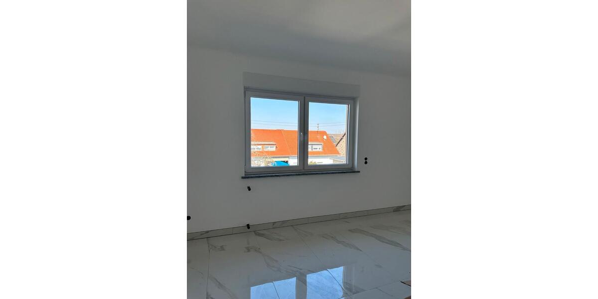 Dachgeschoßwohnung Schwalbach - 5 Zimmer, 105 m&sup2;, 900&euro; | Angebot:26296305