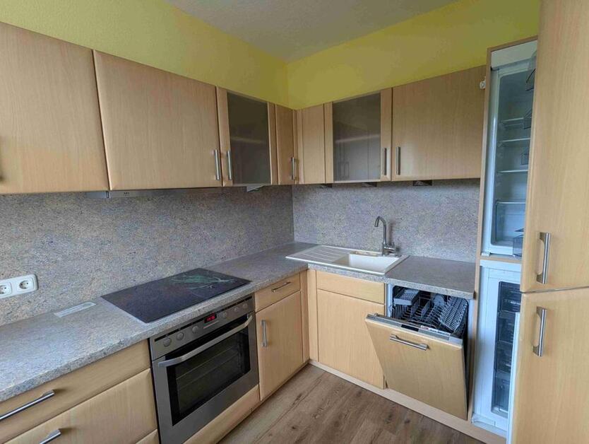 3 RaumWohnung mit Balkon, Küche, Bad, Keller und Pkw-Stellplatz