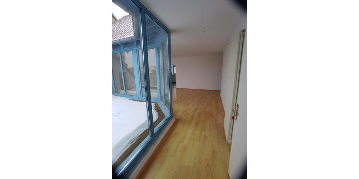 Dachgeschoßwohnung Burg - 3 Zimmer, 101 m&sup2;, 606&euro; | Angebot:25307697