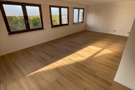 Erstbezug n. Sanierung – lichtdurchflutete DG-Whg in HA-Garenfeld 3 zimmer