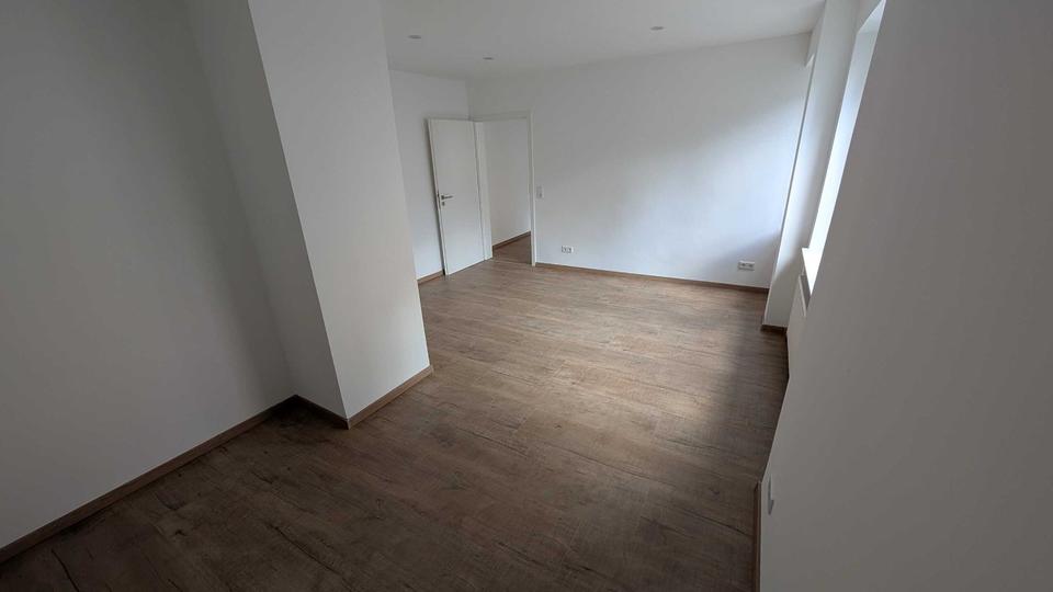 Erdgeschoßwohnung Wuppertal Gemarkung Elberfeld - 3 Zimmer, 72 m&sup2;, 890&euro; | Angebot:26633198