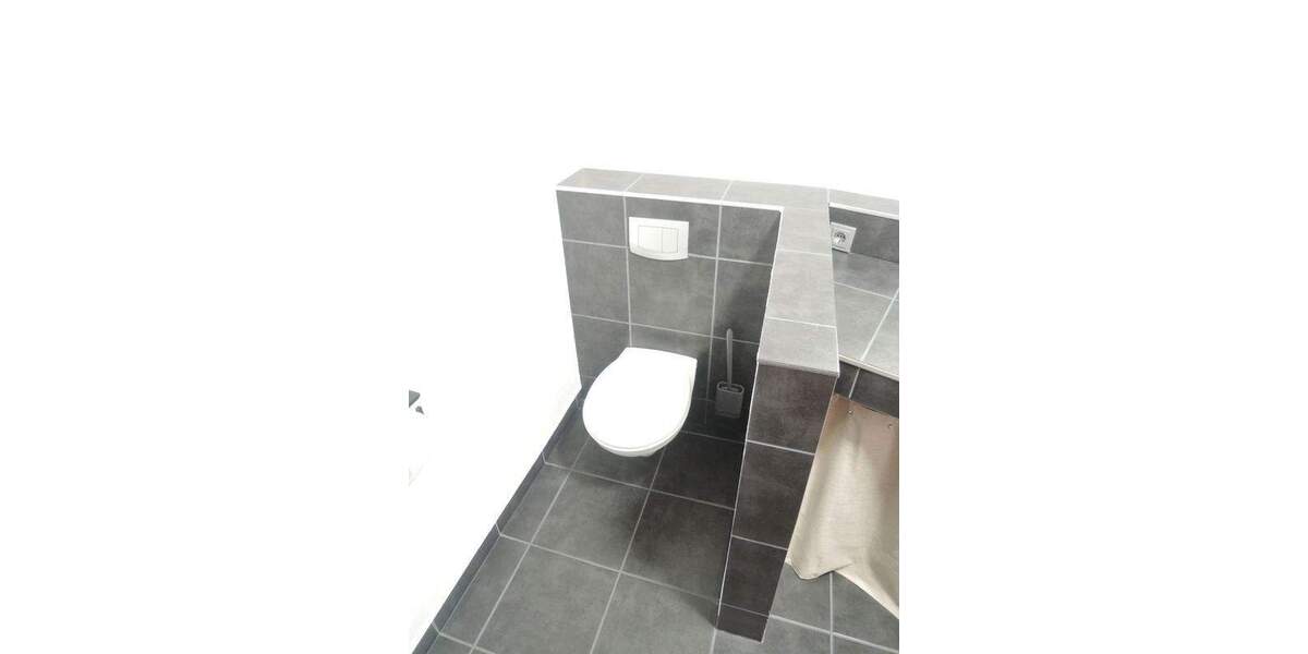 Gepflegte, helle Nichtraucher Eigentumswohnung mit Balkon und Tiefgaragenstellplatz in ruhiger Innenstadtlage 3 zimmer