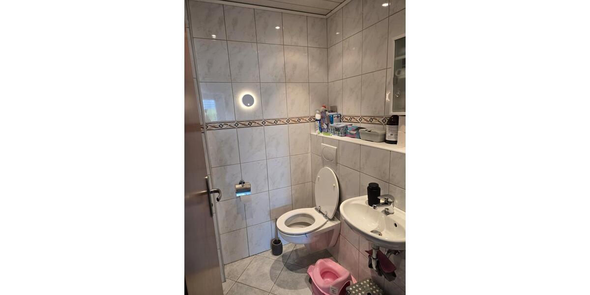 Etagenwohnung Kirchheim am Neckar - 3 Zimmer, 90 m&sup2;, 1.060&euro; | Angebot:26698179