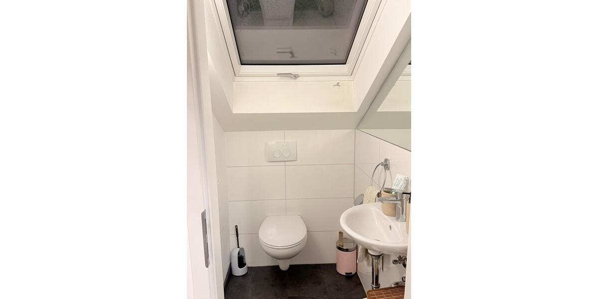 Dachgeschoßwohnung Krefeld - 3 Zimmer, 80 m&sup2;, 500&euro; | Angebot:24890850