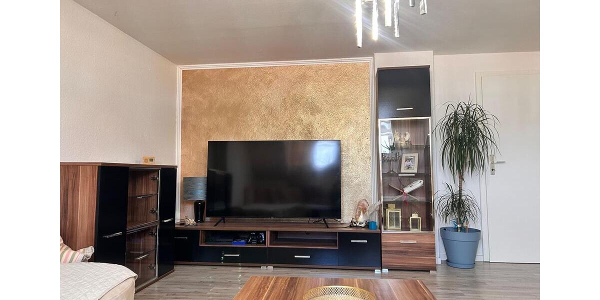 Dachgeschoßwohnung Zwickau - 3 Zimmer, 60 m&sup2;, 325&euro; | Angebot:25942754