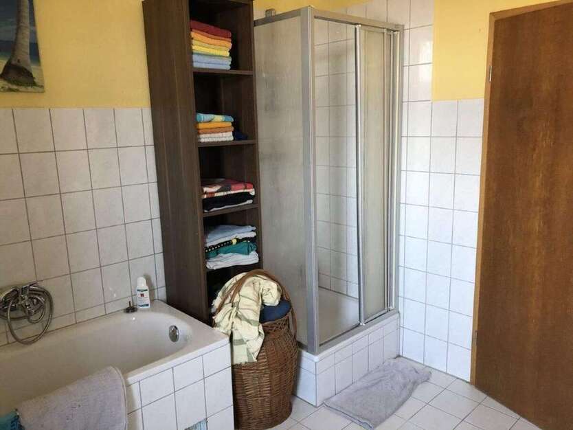 geräumige 3 Zi.-Wohnung inkl. Einbauküche in Pößnecker Stadtvilla 3 zimmer