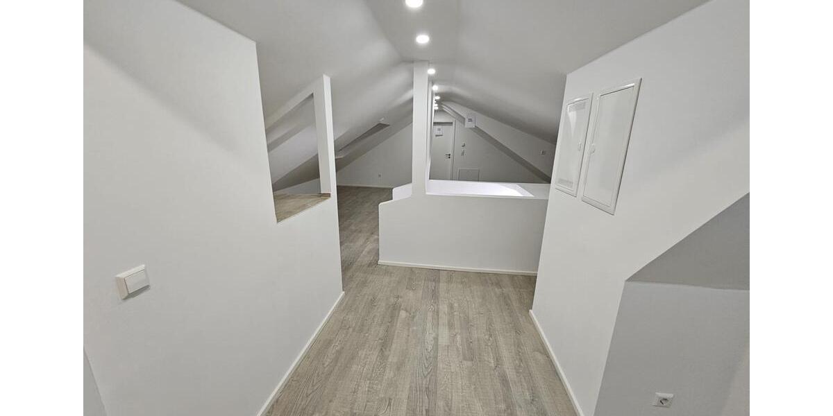 Dachgeschoßwohnung Eislingen (Fils) - 2 Zimmer, 65 m&sup2;, 850&euro; | Angebot:26537284