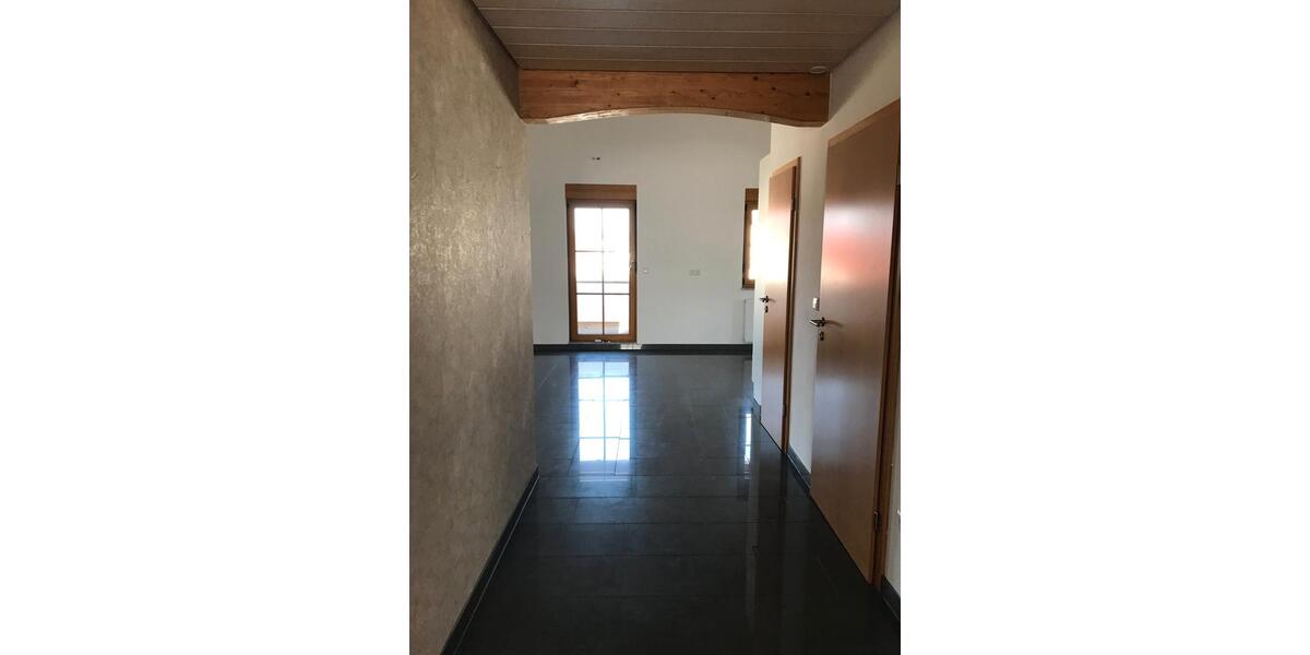 Dachgeschoßwohnung Satteldorf - 4 Zimmer, 97 m&sup2;, 790&euro; | Angebot:26096046
