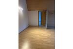 3 Zimmer DG-Wohnung mit EBK und Balkon