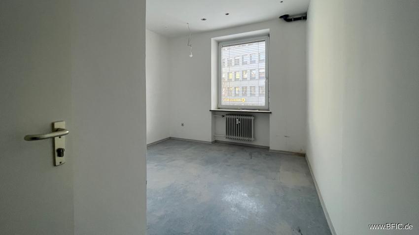 Büroetage in Toplage FFB – wird renoviert zimmer