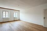 Maisonettenwohnung Tittmoning - 9 Zimmer, 300 m&sup2;, 1.900&euro; | Angebot:25851402