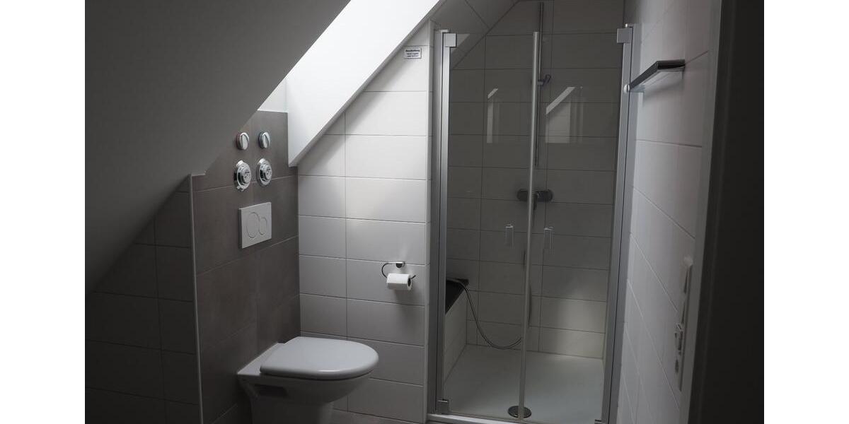 Helle, moderne Dachgeschosswohnung in Lupburg 2 zimmer