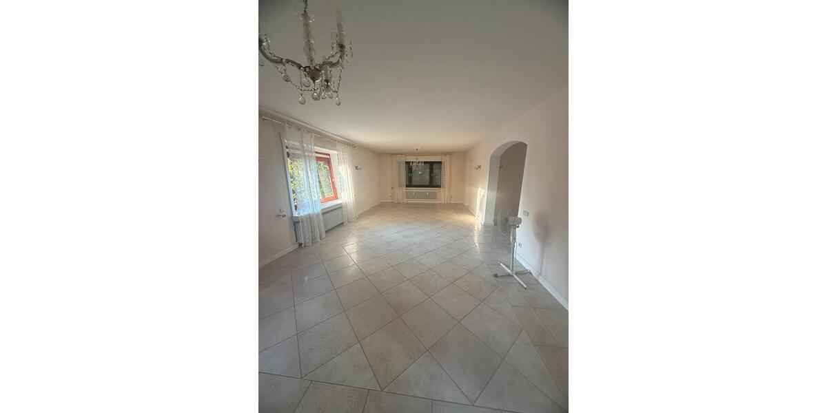 Etagenwohnung Kaiserslautern Engelshof - 4 Zimmer, 177 m&sup2;, 1.100&euro; | Angebot:25948178