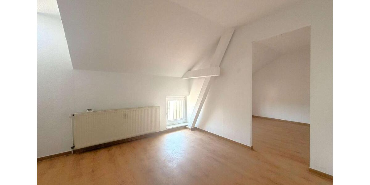 Dachgeschoßwohnung Wilhelmshaven - 1.5 Zimmer, 45 m&sup2;, 350&euro; | Angebot:26073368