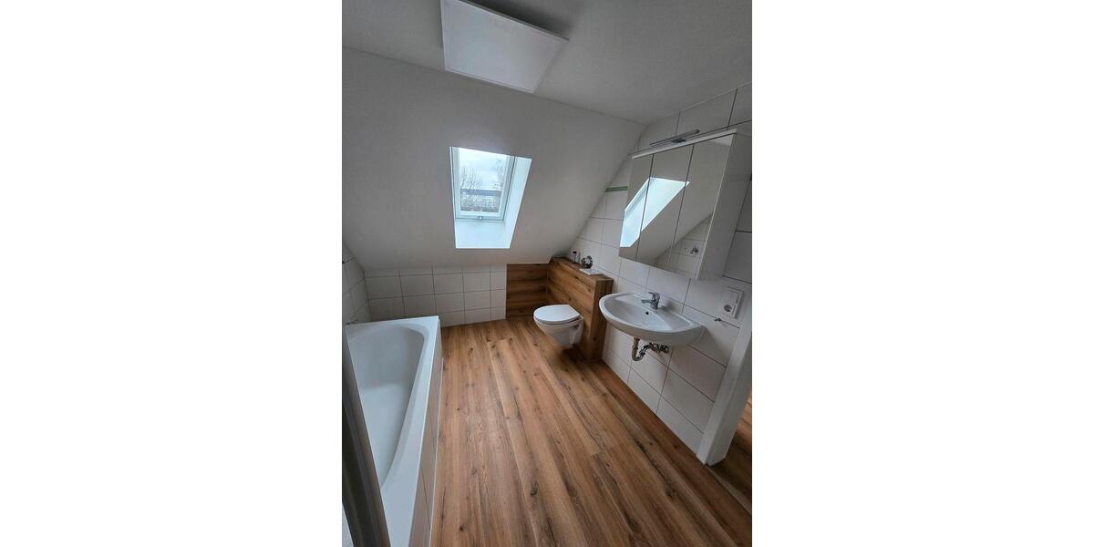 ++ neu renoviert ++ WG-Zimmer Wohngemeinschaft Zimmer in Landshut 4.5 zimmer