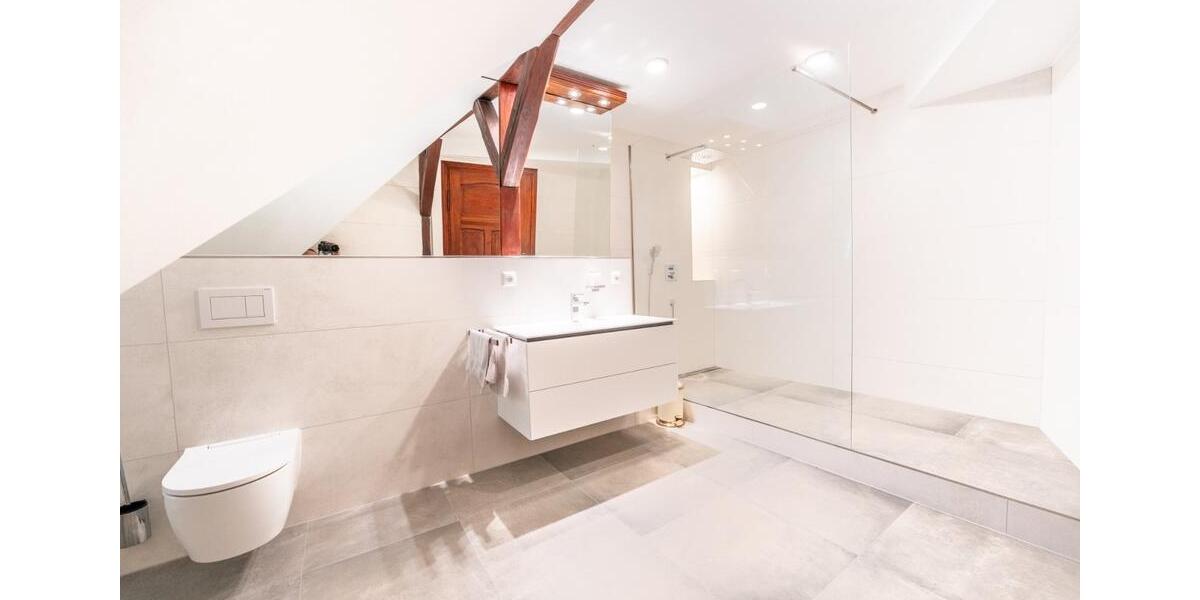 Dachgeschoßwohnung Jena - 3 Zimmer, 115 m&sup2;, 1.350&euro; | Angebot:23053763