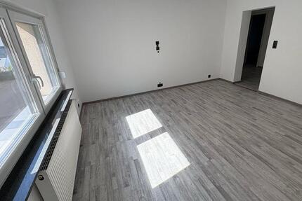 Wohnung Lampertheim - 3 Zimmer, 75 m&sup2;, 1.200&euro; | Angebot:26616431