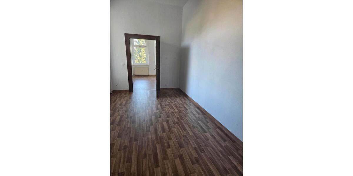 Etagenwohnung Eisleben (Lutherstadt) - 5 Zimmer, 100 m&sup2;, 1.100&euro; | Angebot:27596309