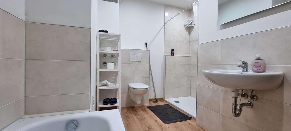 Maisonettenwohnung Westerrönfeld - 6 Zimmer, 149 m&sup2;, 3.200&euro; | Angebot:22072206