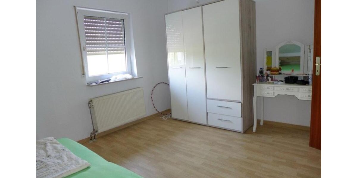 Dachgeschoßwohnung Aßlar - 3 Zimmer, 81 m&sup2;, 800&euro; | Angebot:25159550