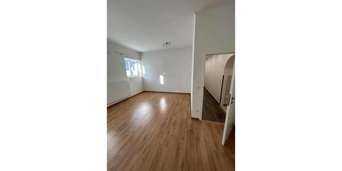 Erdgeschoßwohnung Traunstein - 3.5 Zimmer, 118 m&sup2;, 1.450&euro; | Angebot:24649673